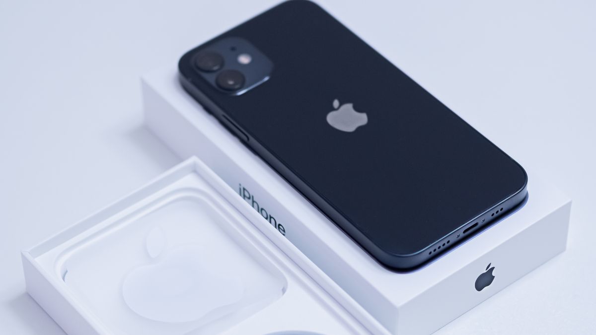 after-france-belgium-questions-iphone-12-excessive-radiation-issue-heres-what-apple-said